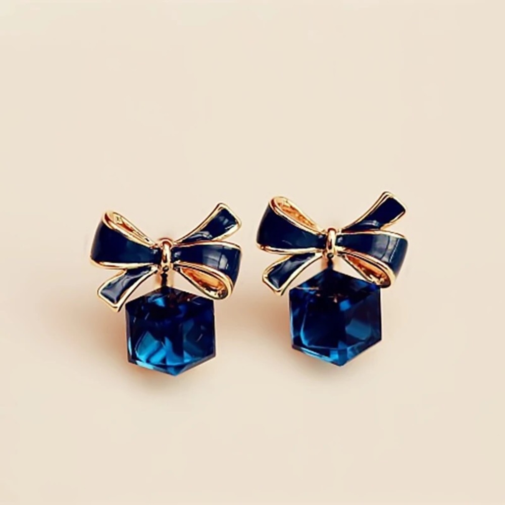 🎉 New Blue Gift Box & Bow Stud Earrings